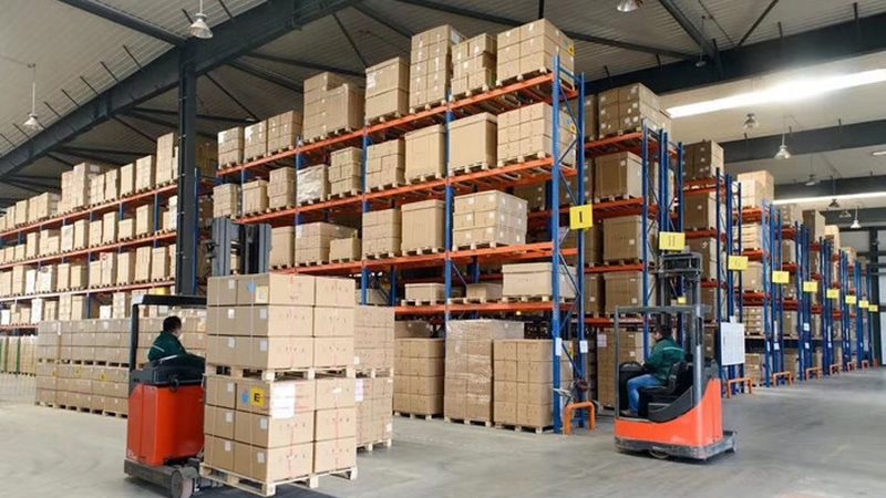 小型货架与中型货架：关键差异与适用场景解析