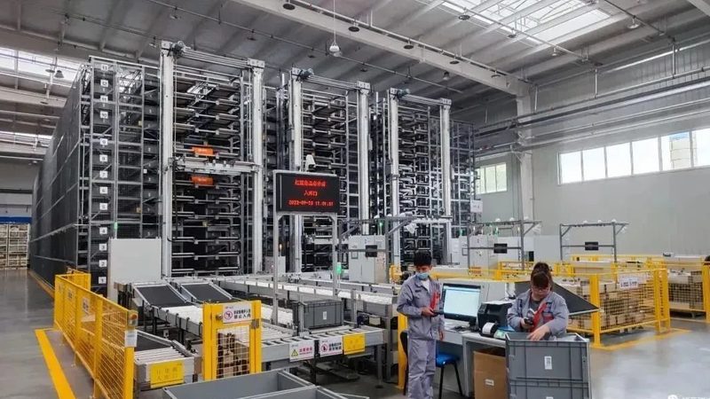 定制Logo家用周转箱：如何选择合适的产品？**